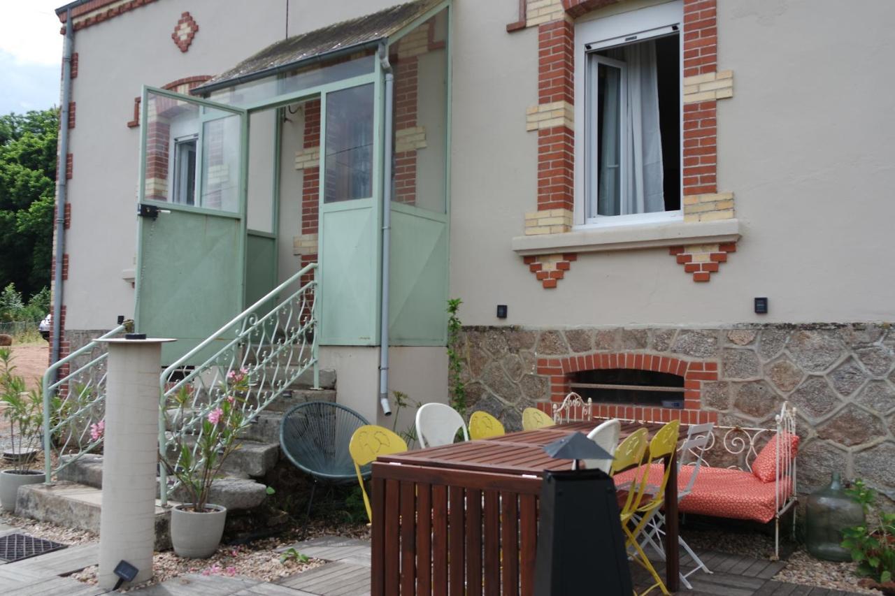 Domaine Du Pavillon Gite 15 Personnes Issy-l'Eveque Exterior foto