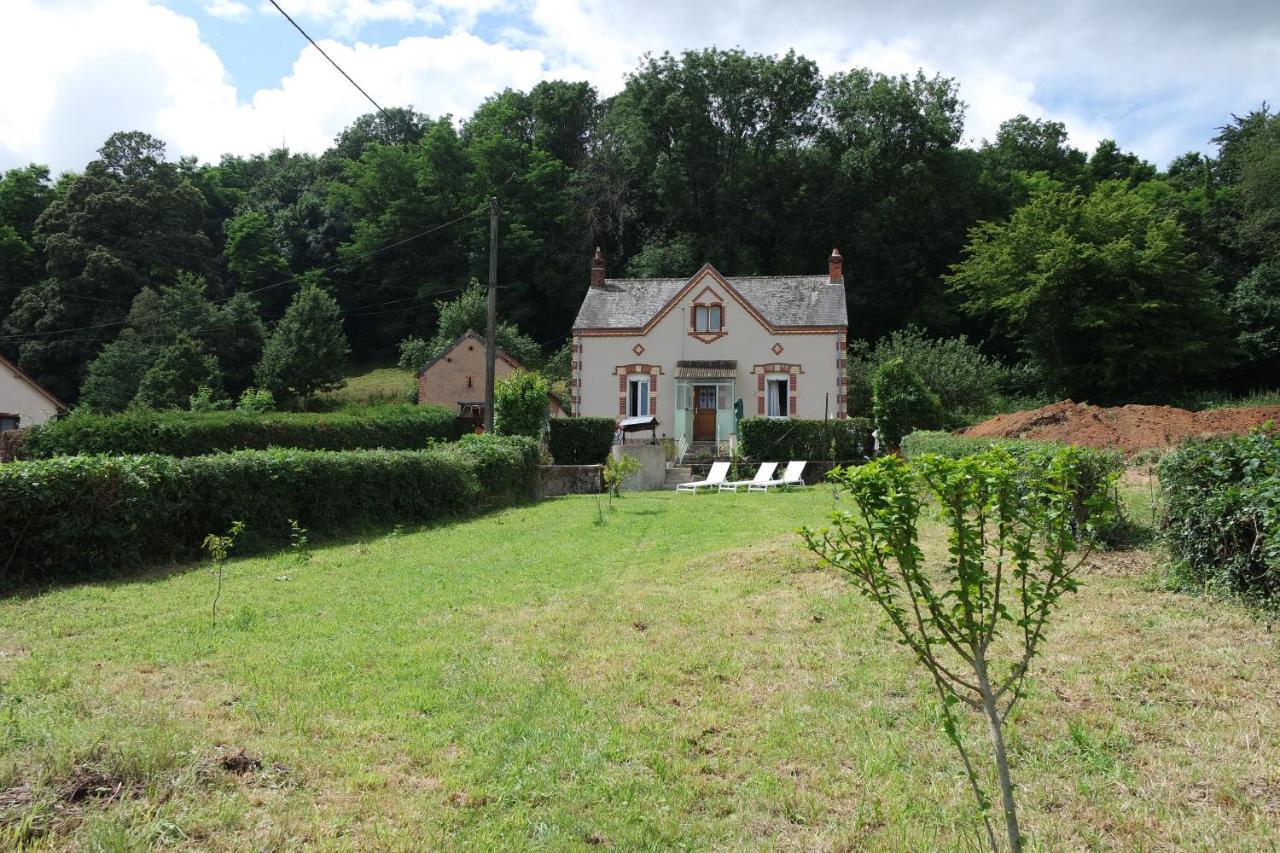 Domaine Du Pavillon Gite 15 Personnes Issy-l'Eveque Exterior foto