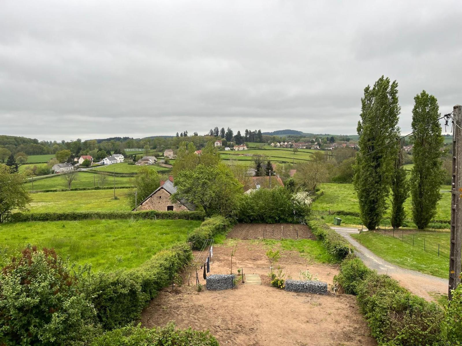 Domaine Du Pavillon Gite 15 Personnes Issy-l'Eveque Exterior foto