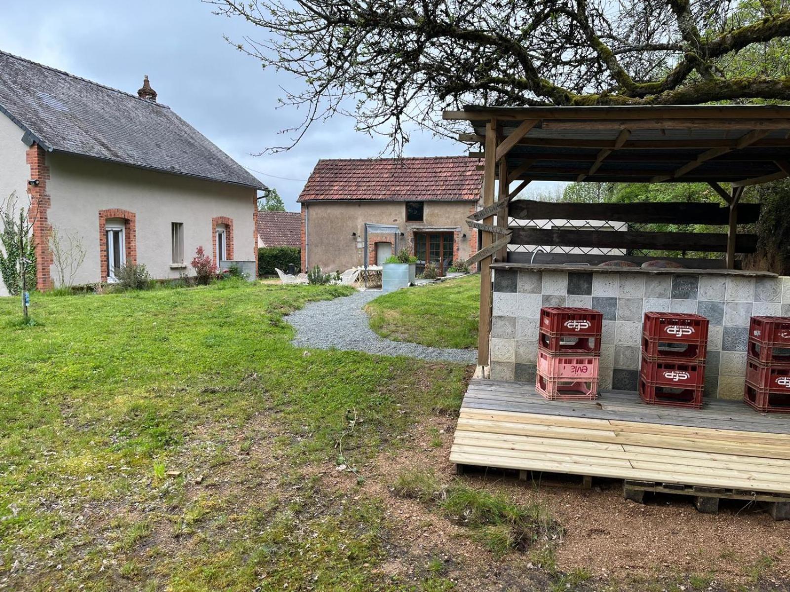 Domaine Du Pavillon Gite 15 Personnes Issy-l'Eveque Exterior foto