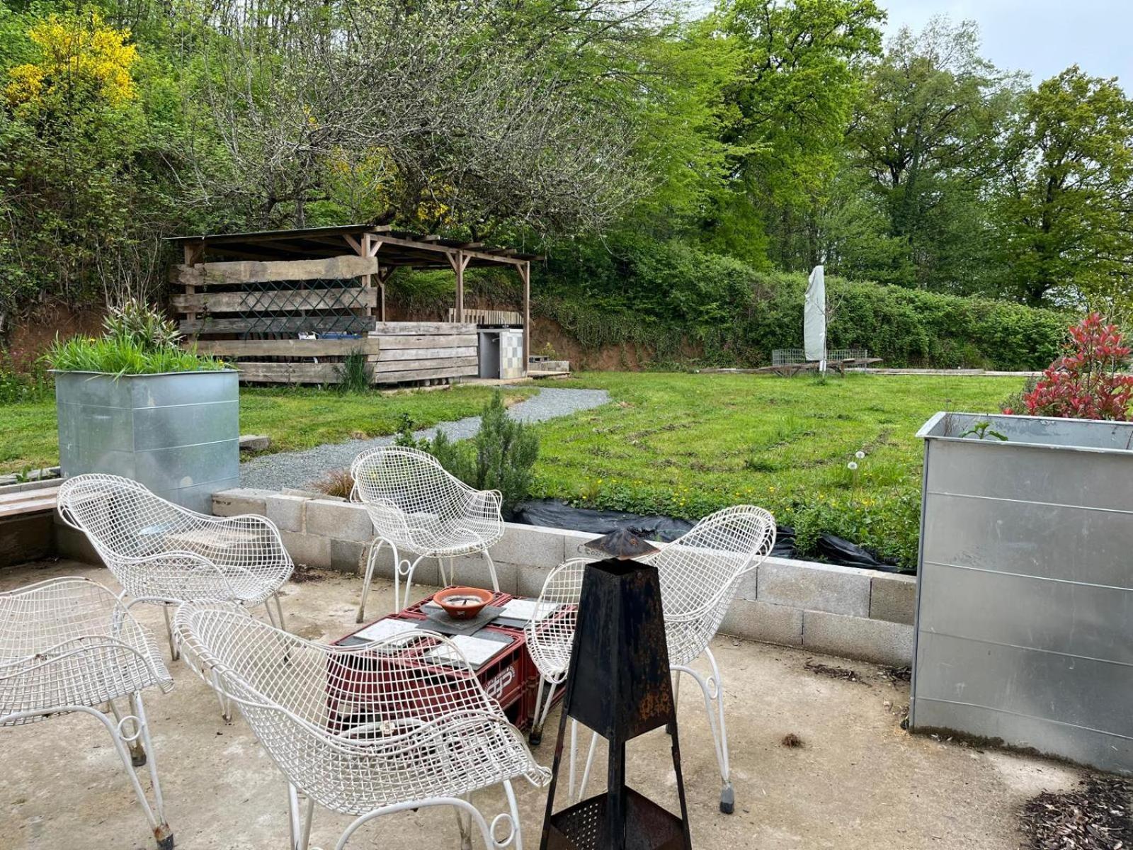Domaine Du Pavillon Gite 15 Personnes Issy-l'Eveque Exterior foto