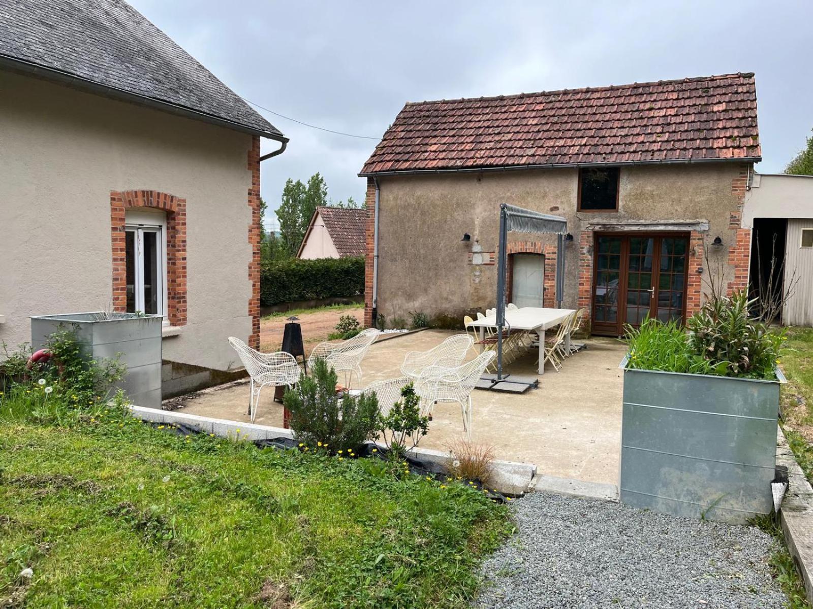 Domaine Du Pavillon Gite 15 Personnes Issy-l'Eveque Exterior foto