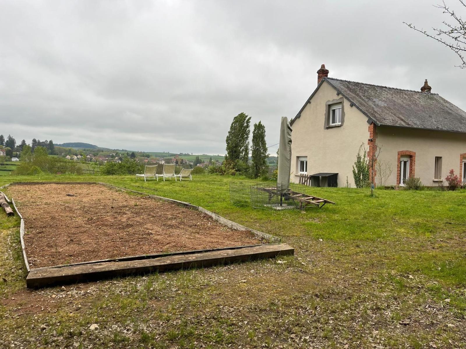 Domaine Du Pavillon Gite 15 Personnes Issy-l'Eveque Exterior foto